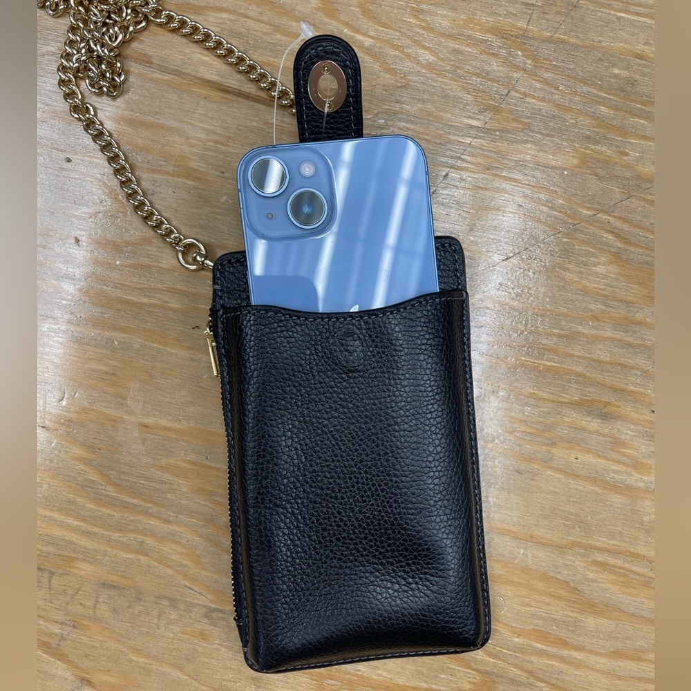 Coach Chain Phone Crossbody in Black - Turnlock broken - Picture 9 of 9
